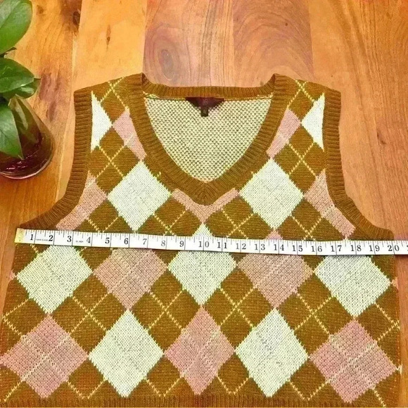 NOBO Y2K Oversized Diamond Pink & Brown V-neck Cropped Short Sweater Vest - Picture 6 of 13